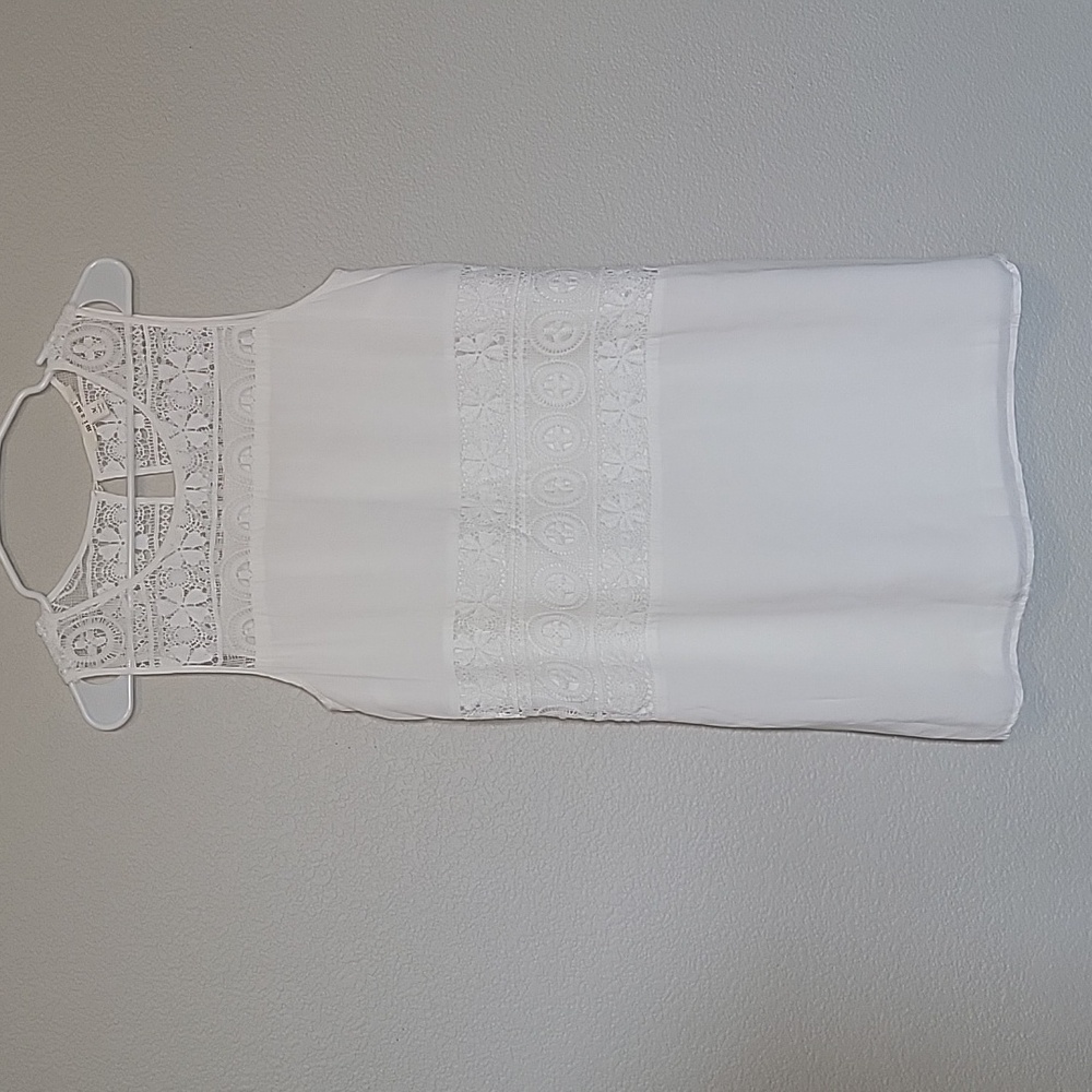Miami White Sleeveless dress Medium lace detail